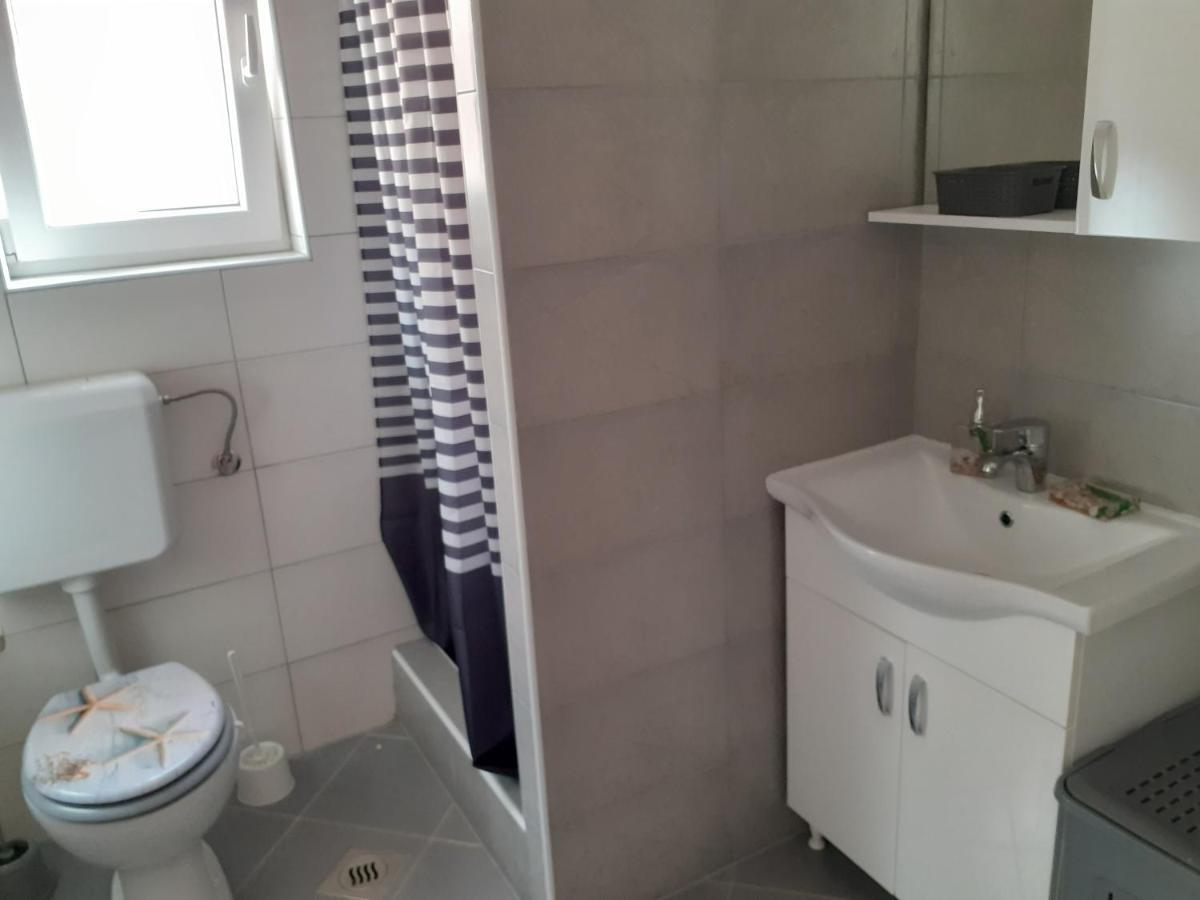 Apartmani KiD Vir Bagian luar foto
